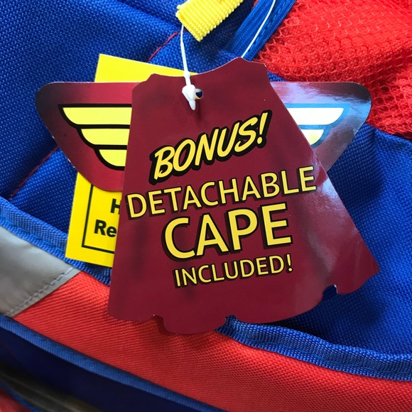 Wonder Woman Backpack With Detachable Cape - Picture 8 of 12